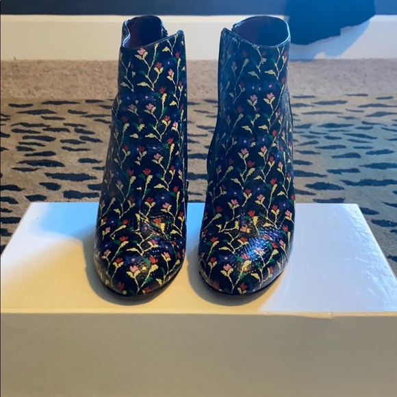 Marc Jacobs booties - Picture 2 of 4